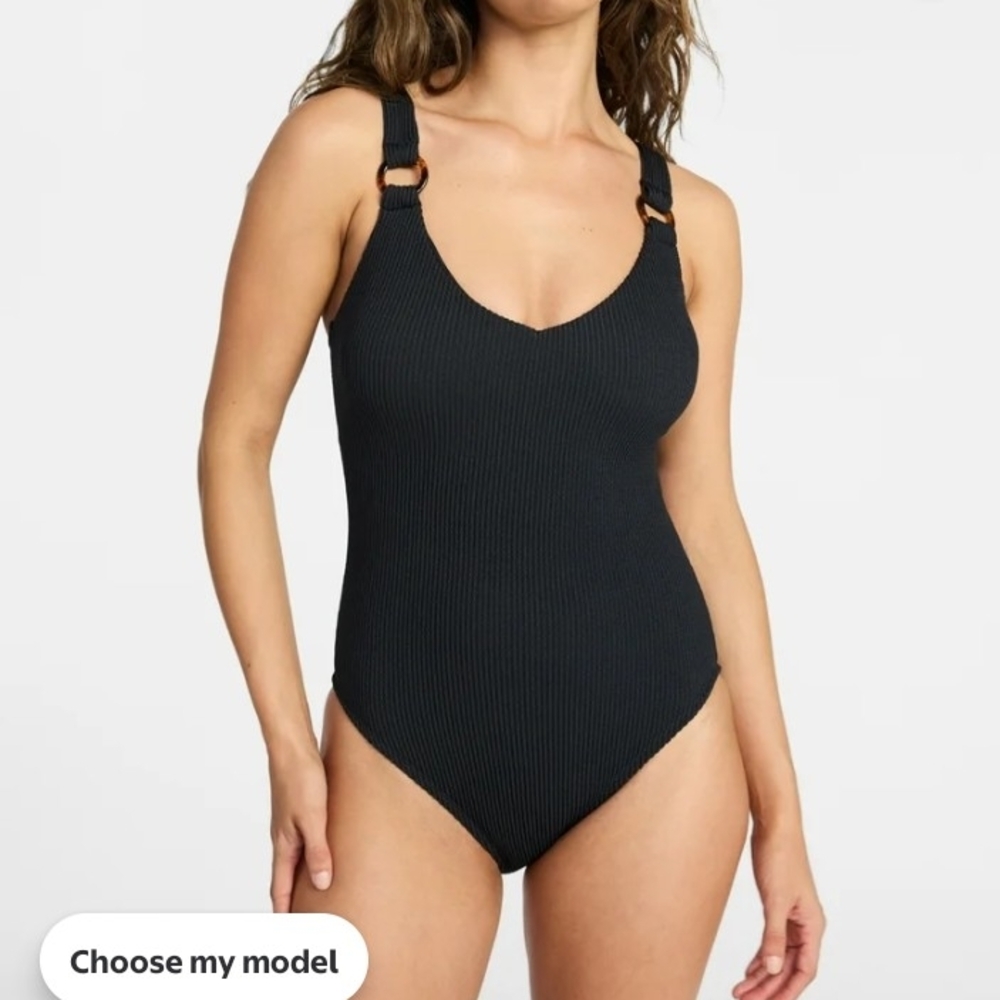 NEW WITH TAGS Black Textured Ring Hardware One Piece Swimsuit Large